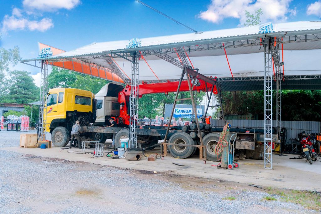 Một phương án tốt không bắt đầu từ “gắn thêm thiết bị gì”. Nó bắt đầu từ công việc chiếc xe phải làm mỗi ngày.